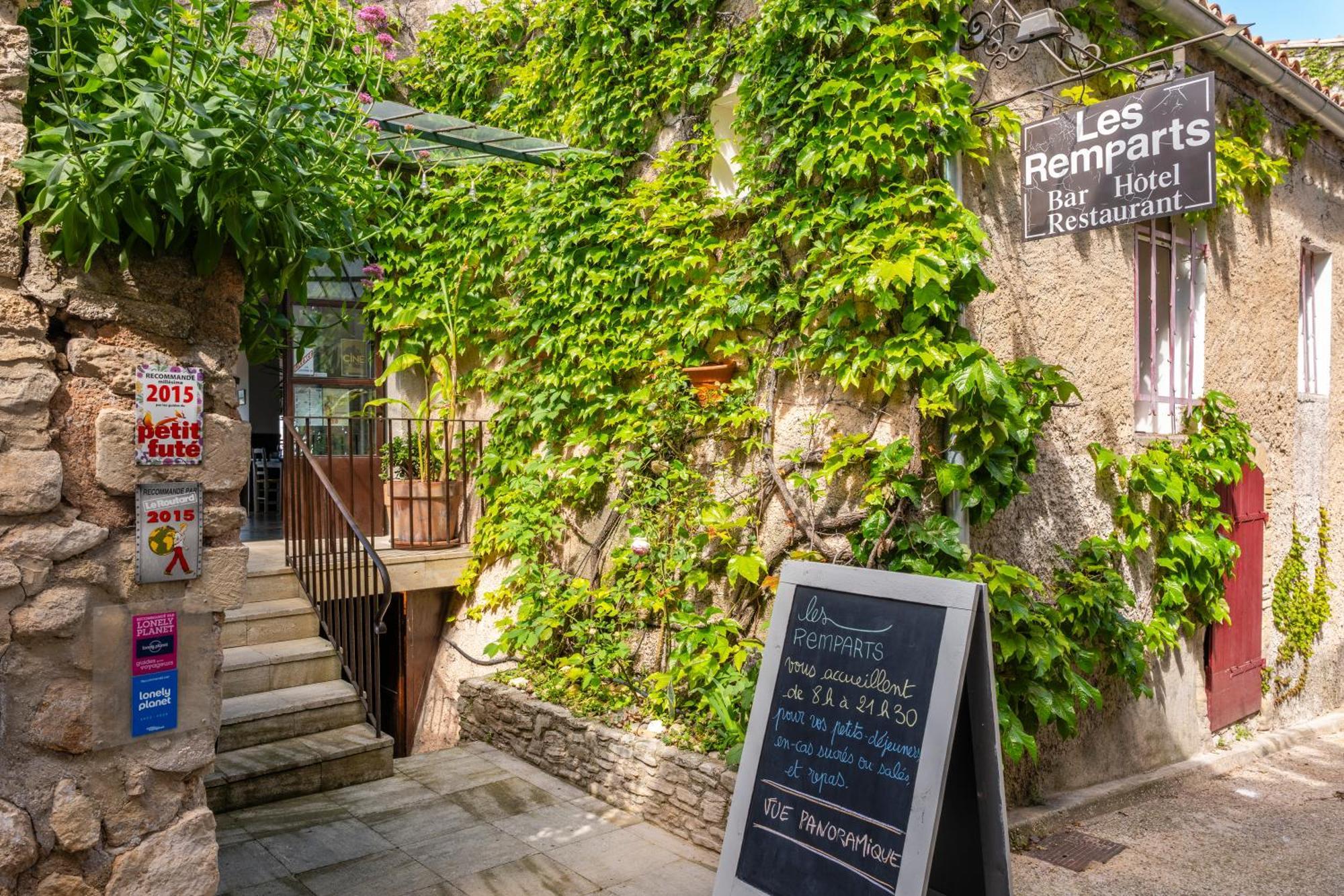 Hotel Restaurant Les Remparts ヴナスク エクステリア 写真