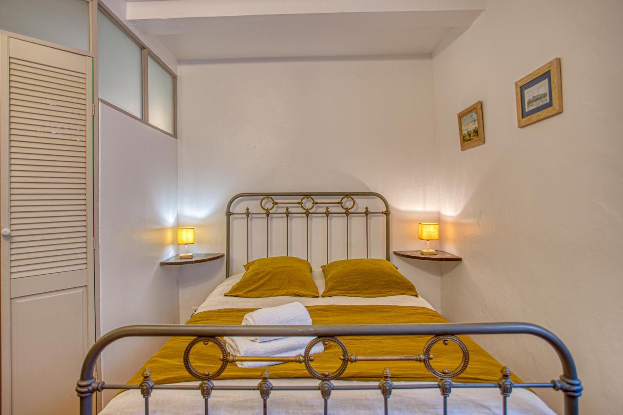 Hotel Restaurant Les Remparts ヴナスク エクステリア 写真