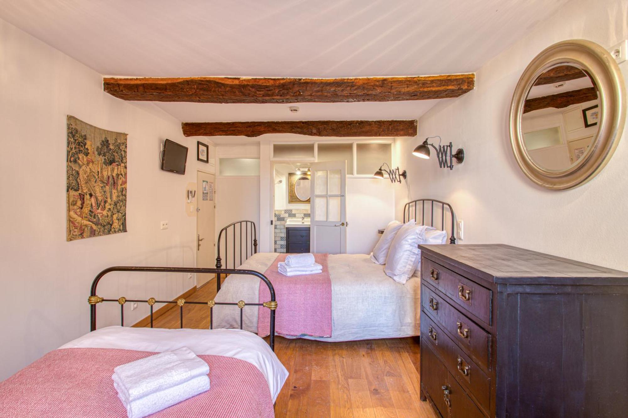Hotel Restaurant Les Remparts ヴナスク エクステリア 写真