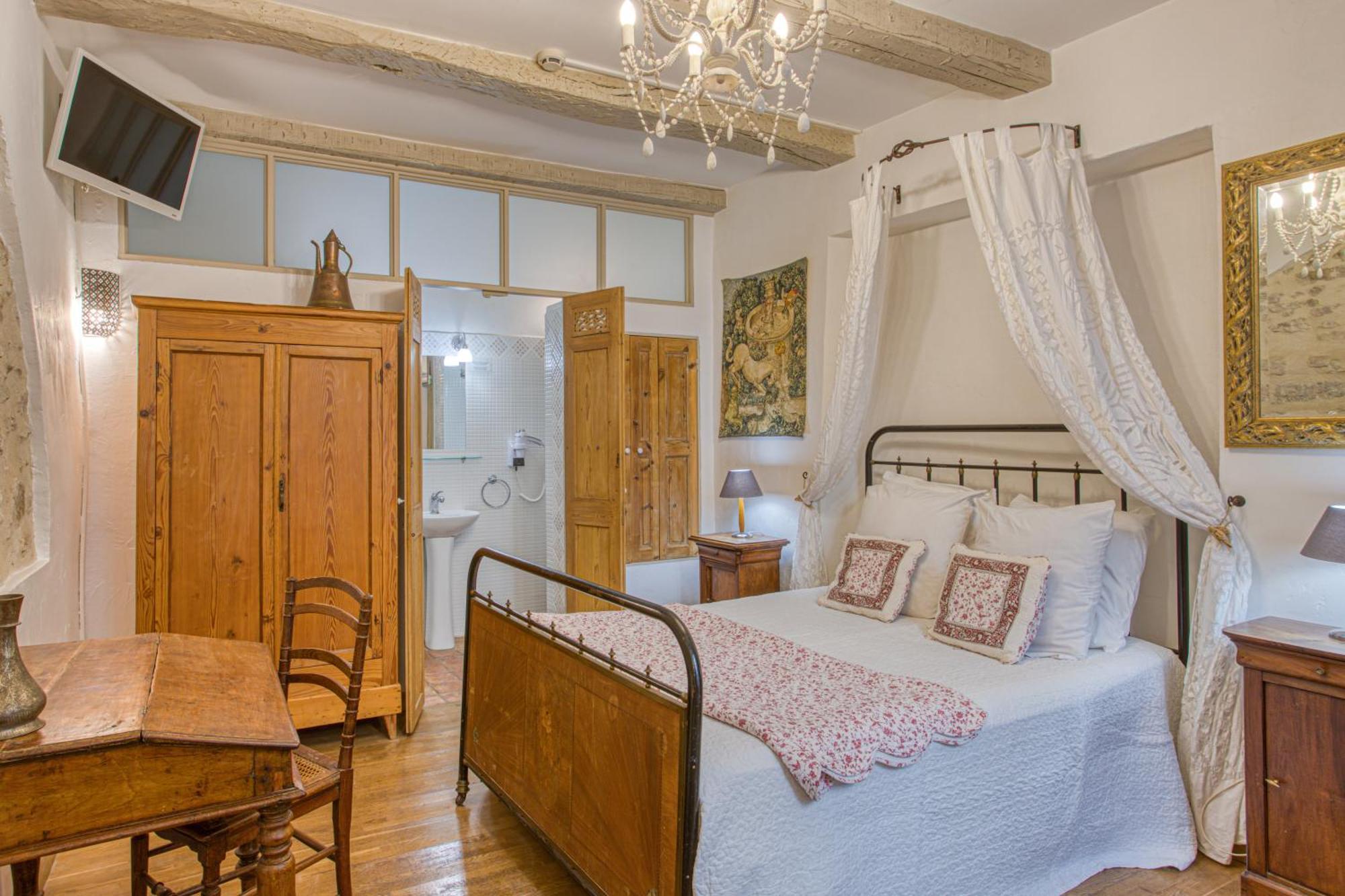 Hotel Restaurant Les Remparts ヴナスク エクステリア 写真