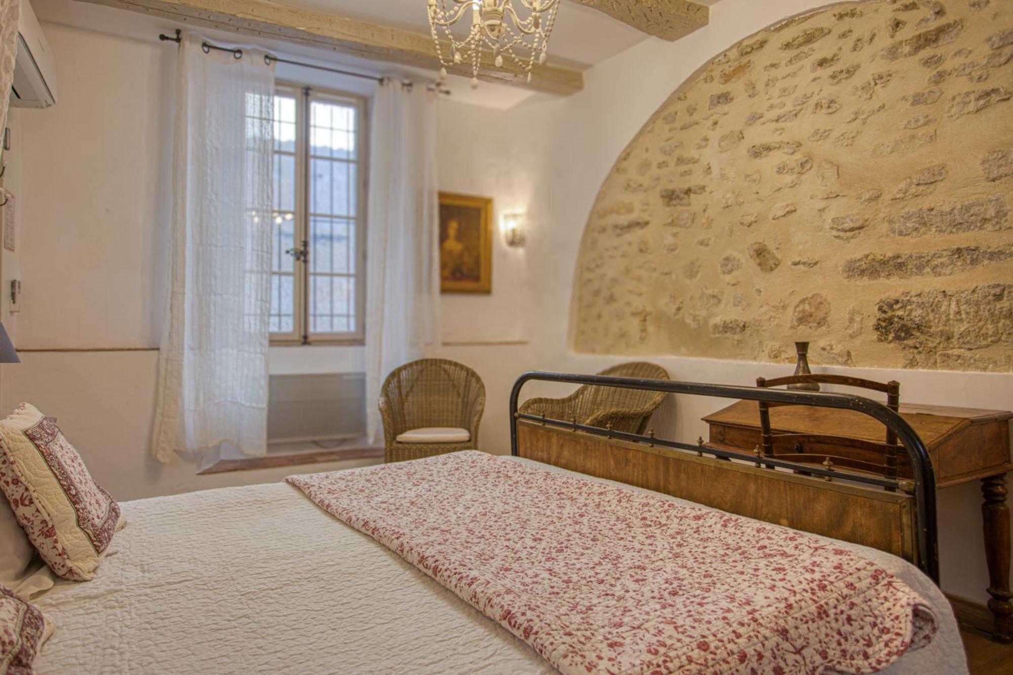Hotel Restaurant Les Remparts ヴナスク エクステリア 写真