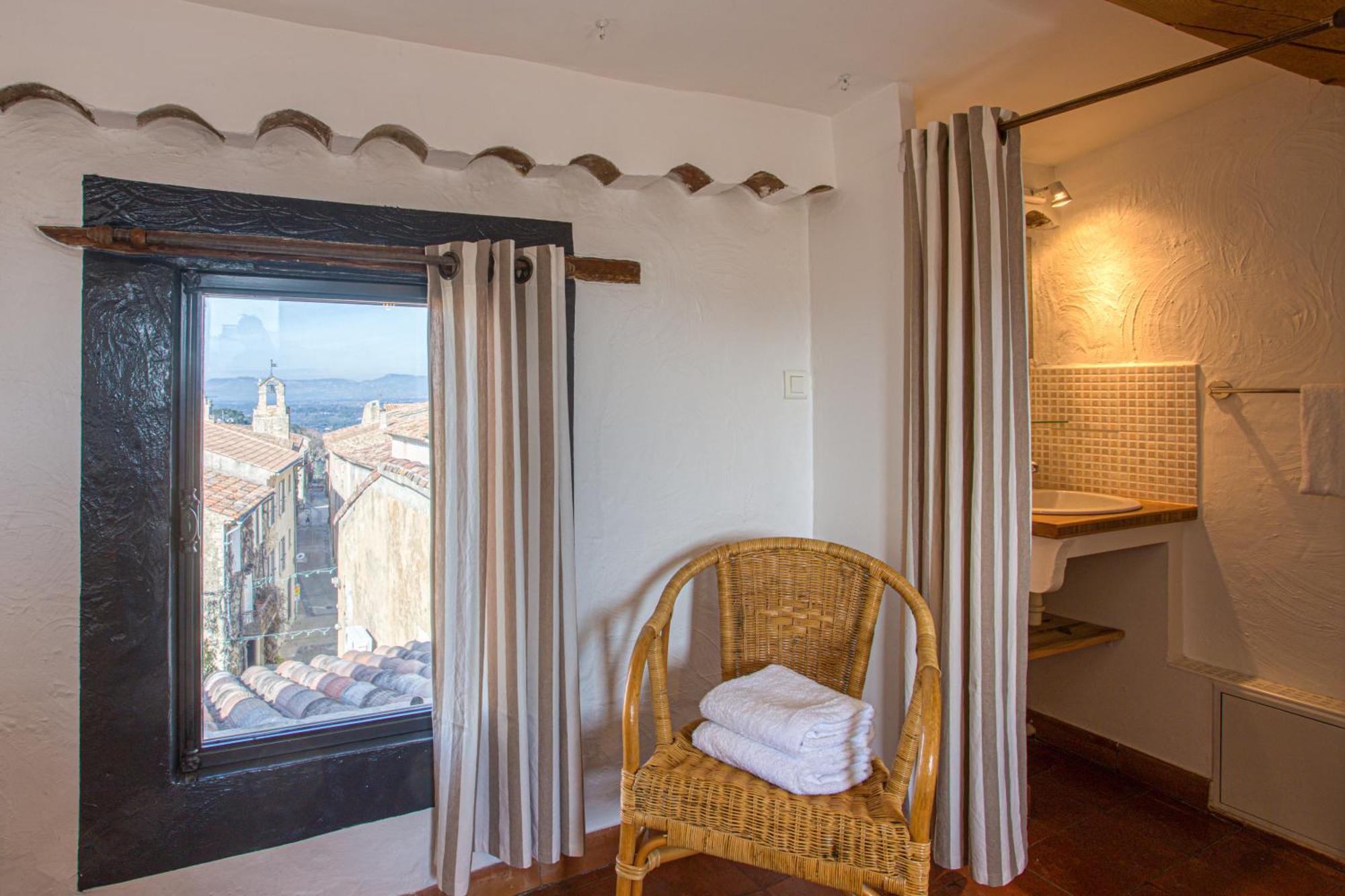 Hotel Restaurant Les Remparts ヴナスク エクステリア 写真